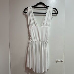 Elegant White Sleeveless Dress
